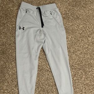 Youth Under Armour XS Jogger - Gray